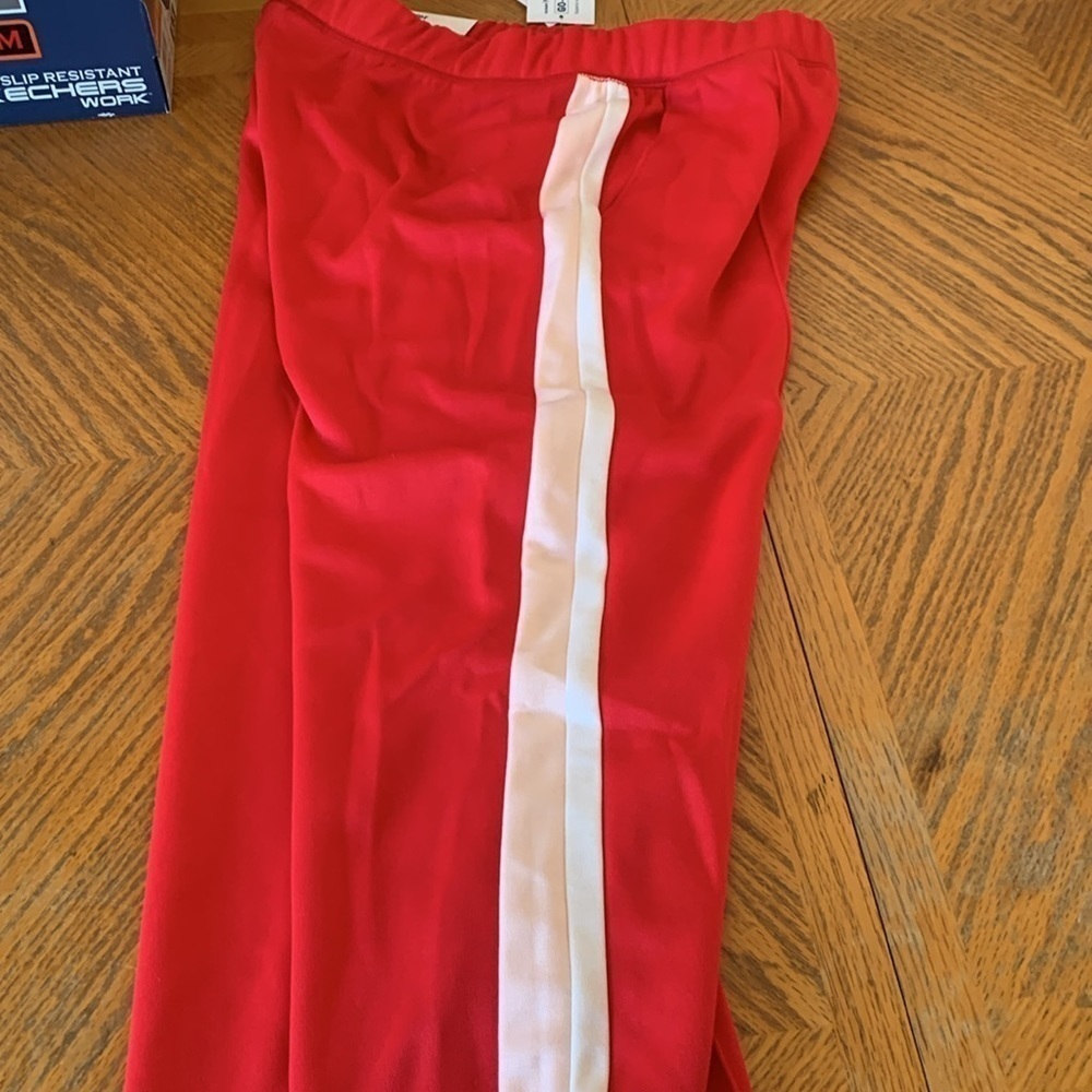 Old Navy red jogger pants NWT - Picture 6 of 11